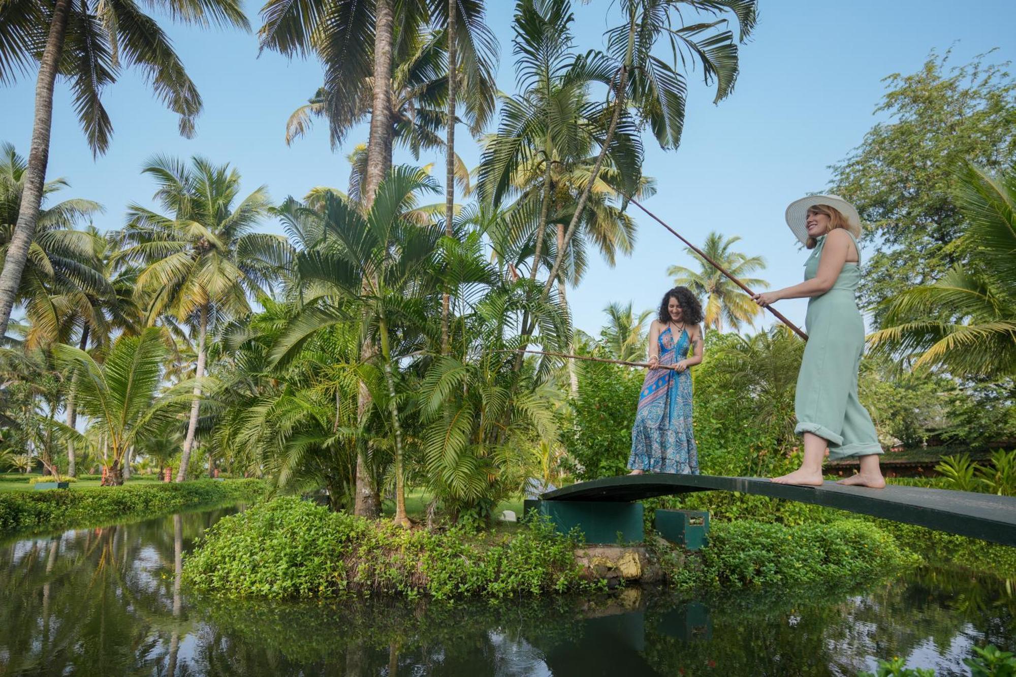 Lakesong Resort Kumarakom Exterior photo
