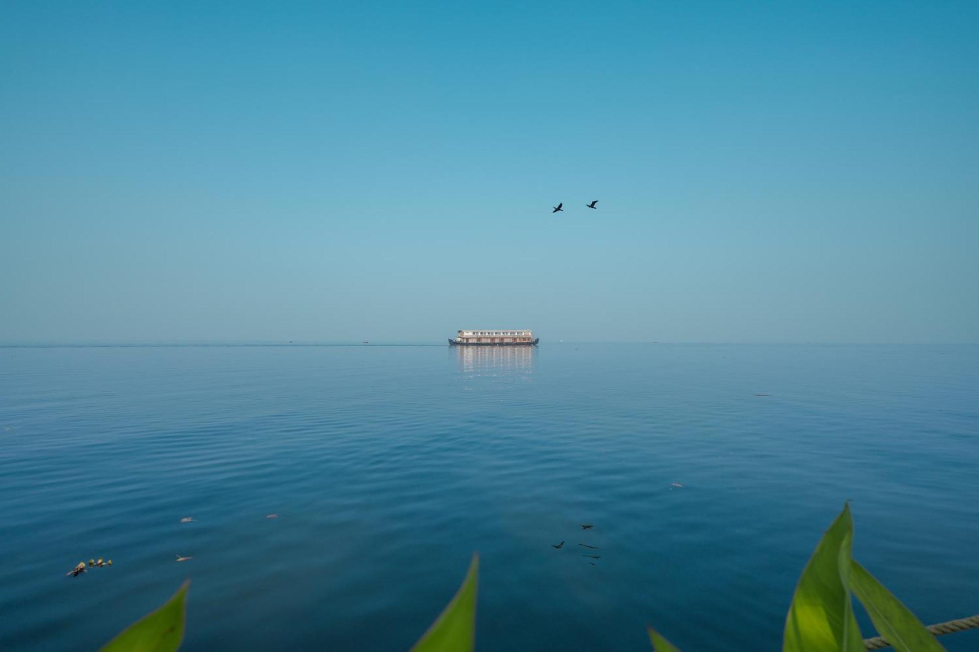 Lakesong Resort Kumarakom Exterior photo